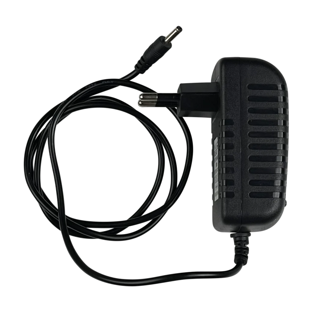 Zijkant van oplader (C-12-LFP) voor LiFePO4-batterijen.