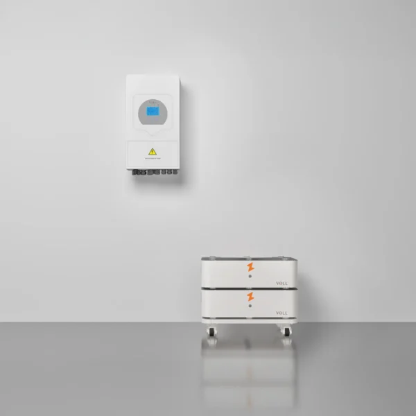 SET 1 thuisbatterijsysteem in naast configuratie met 5 kW 1-fase hybride omvormer, 5,12 kWh opgestapeld.