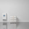 SET 3 thuisbatterijsysteem in liggend configuratie met 10 kW 3-fase hybride omvormer, 15,36 kWh opgestapeld.