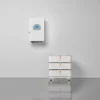 SET 3 thuisbatterijsysteem in naast configuratie met 10 kW 3-fase hybride omvormer, 15,36 kWh opgestapeld.