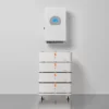 SET 4 thuisbatterijsysteem in staande configuratie met 10 kW 3-fase hybride omvormer, 20,48 kWh opgestapeld.