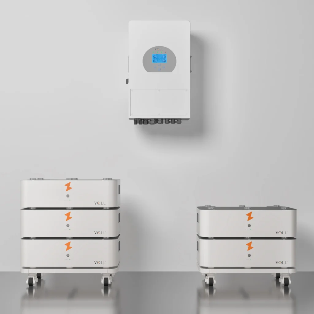 SET 5 thuisbatterijsysteem in staande configuratie met 10 kW 3-fase hybride omvormer, 25,60 kWh verdeeld over 2 batterijtowers.