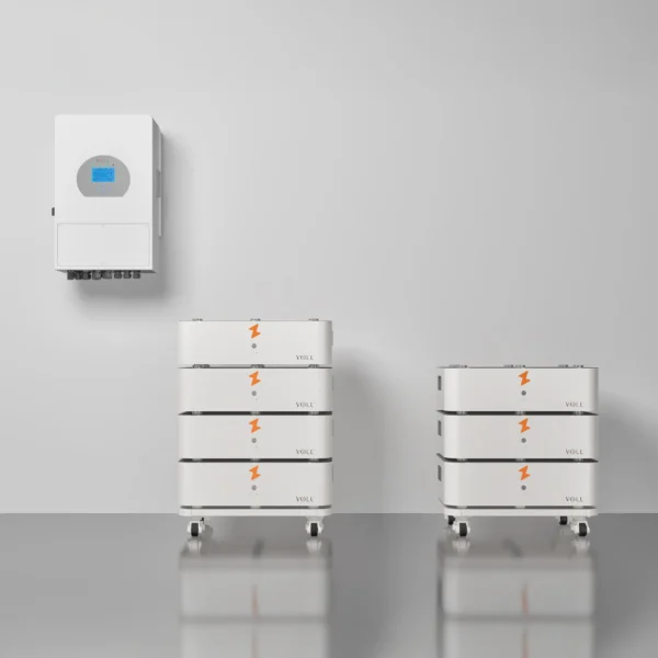 SET 7 thuisbatterijsysteem in naast configuratie met 10 kW 3-fase hybride omvormer, 35,84 kWh verdeeld over 2 batterijtowers.