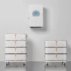 SET 7 thuisbatterijsysteem in staande configuratie met 10 kW 3-fase hybride omvormer, 35,84 kWh verdeeld over 2 batterijtowers.