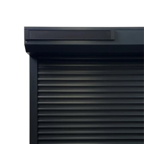 Zonnepaneel Pro (SP-12-Pro-LR) gemonteerd op een rolluik voor energieopwekking.