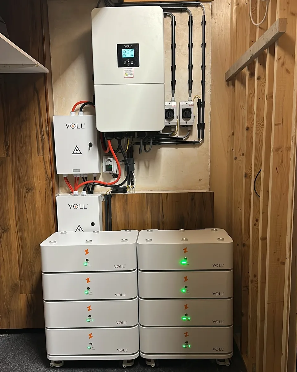 VOLL® SET 8 L met twee torens van vier modules, geplaatst door Ergion Energy